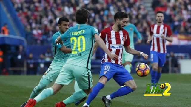 برشلونة ينهي الشوط الأول من قمة الكالديرون متعادلا سلبيا