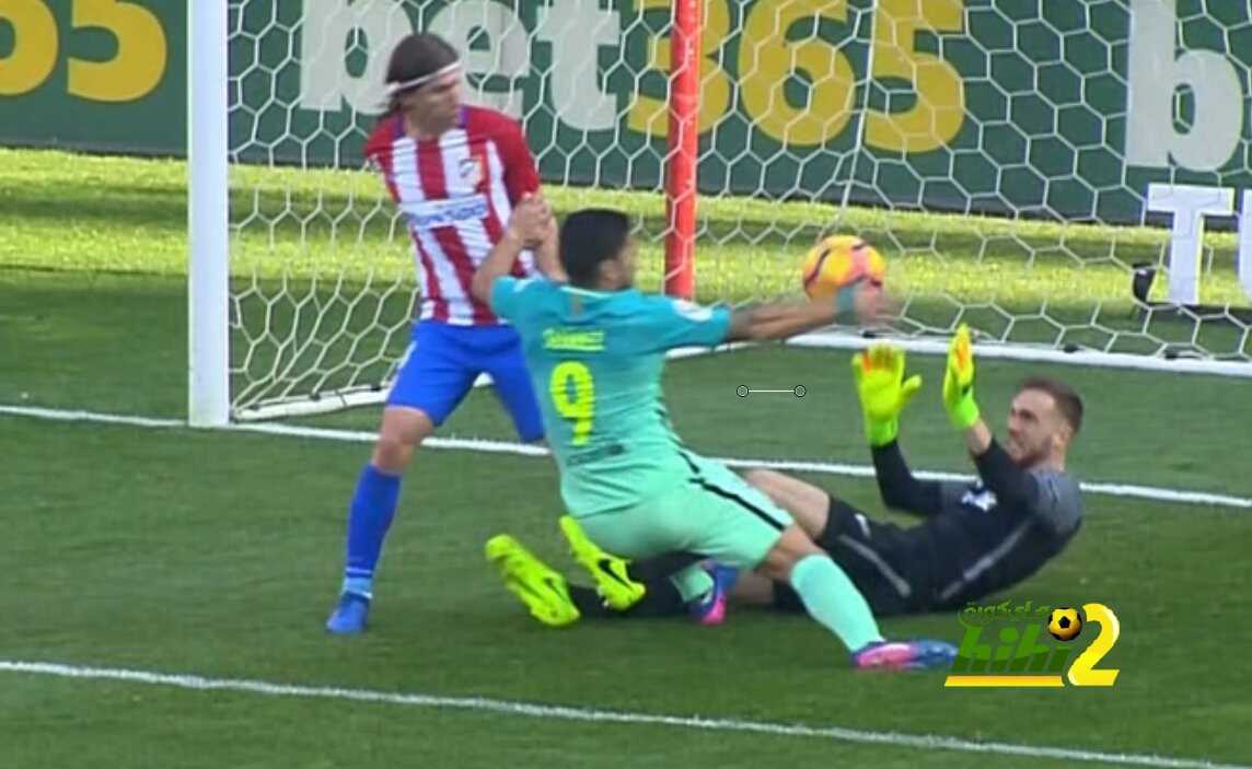 صورة : الحكم يلغي هدفا لبرشلونة بسبب سواريز