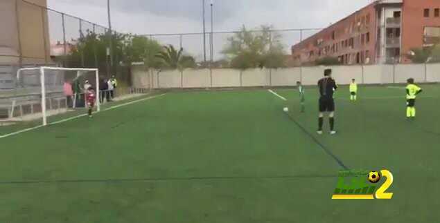 فيديو: طفل يقدم أسمى آيات الروح الرياضية