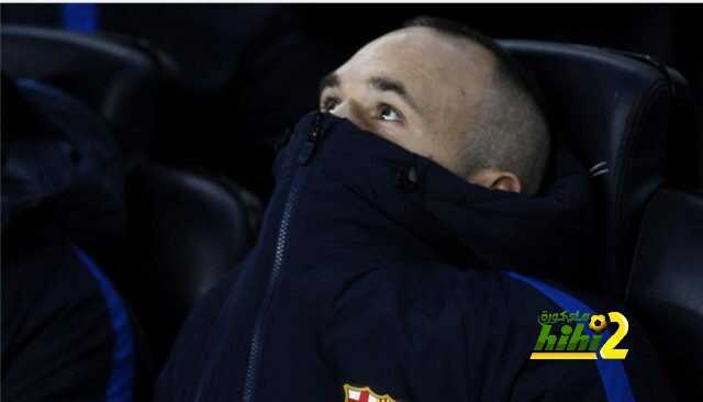 انييستا ينتظر الوصول لرقم جديد مع برشلونة
