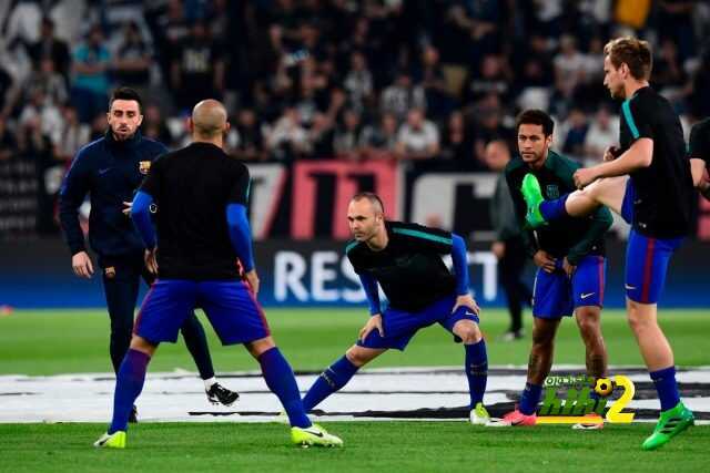 صور : إحماء نجوم برشلونة في ملعب اليوفي استاديوم