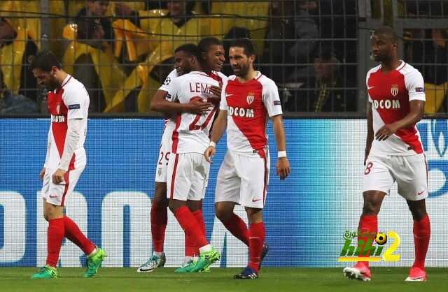 بيندر يُحرز هدف في مرماه ليُصعب المباراة على دورتموند