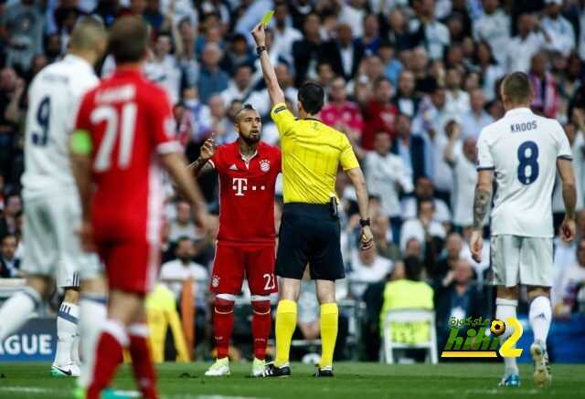 حارس برشلونة السابق يهاجم حكم مباراة ريال مدريد وبايرن ميونخ