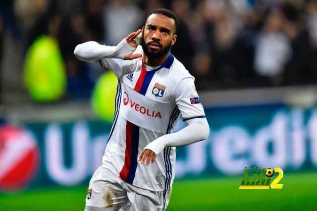لاكازيت مابين ليفربول والآرسنال بعد تأكيد رحيله عن ليون