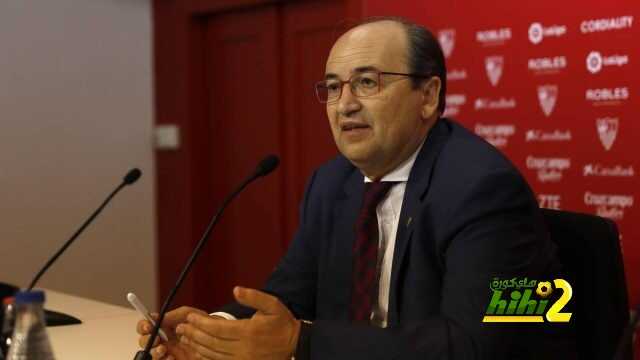 كاسترو : لست نادما عن إعلاني تجديد عقد فيتولو قبل أيام