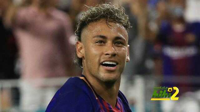 صور : برشلونة يرفع قميص نيمار من متجر النادي الرسمي