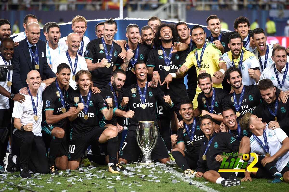 صورة : لحظة نحت اسم ريال مدريد على كأس السوبر