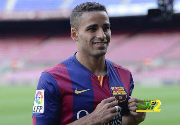 دوجلاس يغيب عن تدريبات برشلونة بسبب بنفيكا