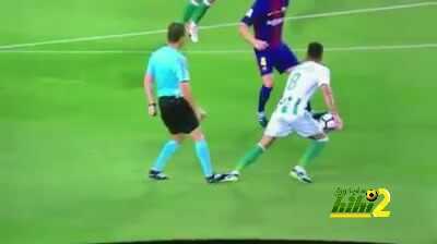 بالفيديو: الحكم يساعد برشلونة في هدفه الثاني