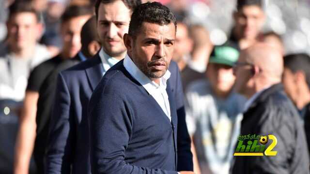 أندرسون: كافاني في منافسة مع فالكاو وليس نيمار