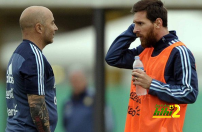 سامباولي ” ميسي تفوق على زملائه في المنتخب ولكنني قلق لعدم الإستفادة من ذلك “