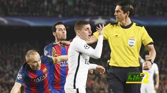 🔴 حكم لقاء برشلونة وباريس يعود من بعد الايقاف