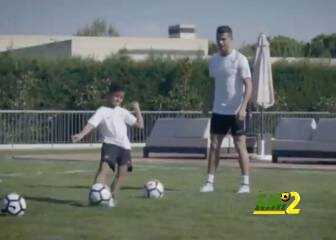 فيديو: هكذا ينمي رونالدو مهارات نجله