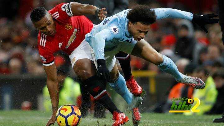 فيديو: التعادل يحسم الشوط الأول لقمة ديربي مانشستر
