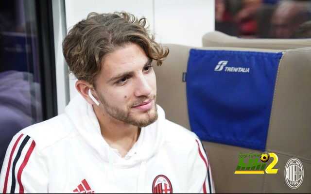 🔴لاعبو الميلان على متن القطار قبل لقاء فيورنتينا
