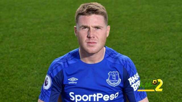 🔴 صورة .. إصابة مفزعة للاعب إيفرتون
