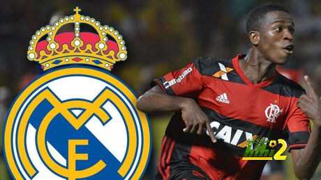 🔴 لاعب ريال مدريد الجديد مع رونالدينهو الملتحي !