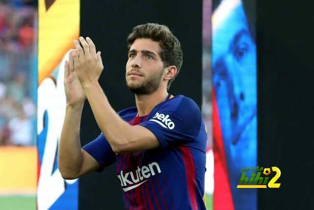 برشلونة يقترب من تجديد عقد ظهيره المتألق