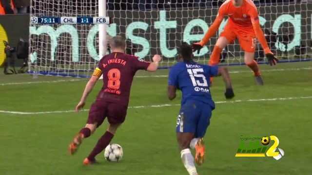 انيستا يرد لميسي هديته بعد 9 سنوات ..!
