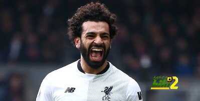 الدوري الإنجليزي الممتاز سيارة فاخرة يقودها محمد صلاح بمفرده !