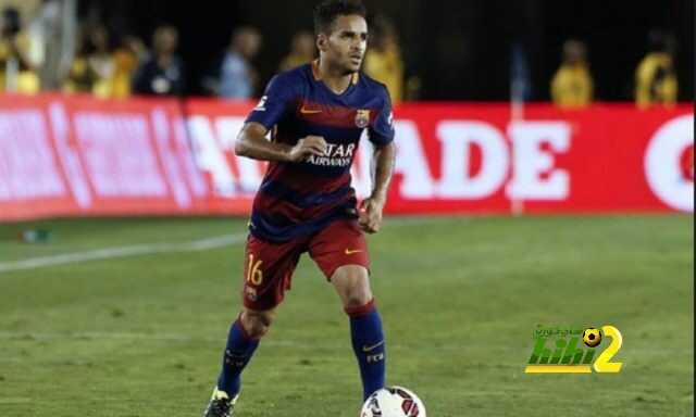 دوغلاس يفكر في إنهاء عقده مع برشلونة