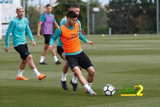 صور : ريال مدريد يستعد للكلاسيكو في حضور ايسكو