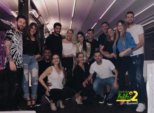 نجوم برشلونة يحتفلون مع زوجاتهم بلقبي الليجا والكأس
