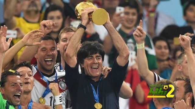رسميا : لوف يمدد عقده مع المنتخب الالماني