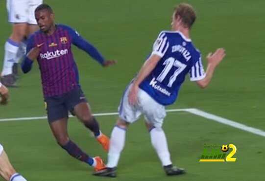 بالصور : الحكم حرم برشلونة من ركلة جزاء واضحة