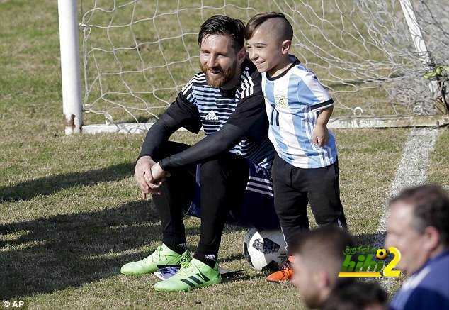 الساحر ميسي يشعل تدريبات الأرجنتين