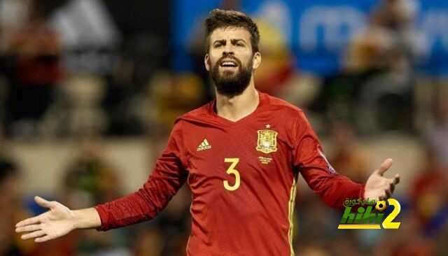 إصابة بيكيه فى مران منتخب اسبانيا