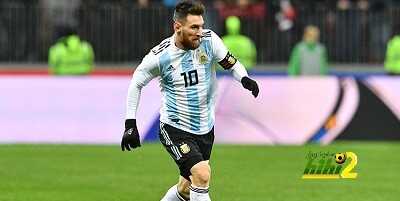 🔴 صورة.. معسكر الأرجنتين يتزين بجدارية ضخمة لميسي