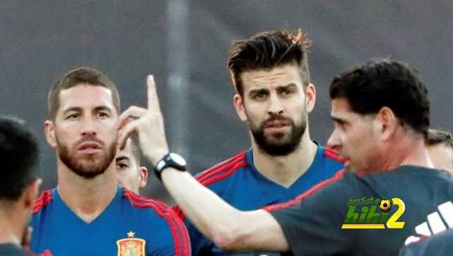 السبورت : لاعبو برشلونة يفوزون في معركة غرفة الملابس بإقالة لوبيتجوي