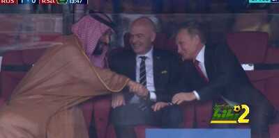 🔴 صورة.. لاعبو المنتخب البولندي يقلدون ما حدث في المنصة الشرفية