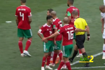 لاعبو المغرب يعترضون على عدم إحتساب ركلة جزاء لصالحهم أمام البرتغال