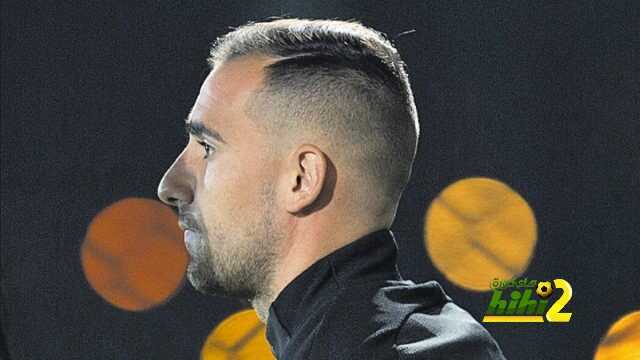 الكاسير ينتظر أفضل العروض للرحيل عن برشلونة