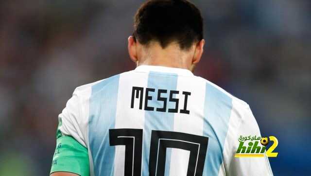 اللاعب النيجيري الذي حصل على قميص ميسي .!
