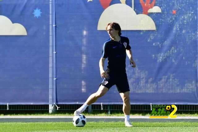 🔴 صور : لوكا مودريتش من تدريبات  المُنتخب الكرواتي استعدادا لمباراة الدنمارك