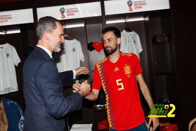 🔴 فيليب السادس ( ملك اسبانيا ) يُواسي لاعبي المُنتخب بعد الاقصاء من روسيا
