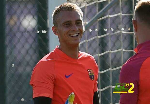 برشلونة يبدي استعداده لبيع سيليسين بنصف قيمة الشرط الجزائي في عقده