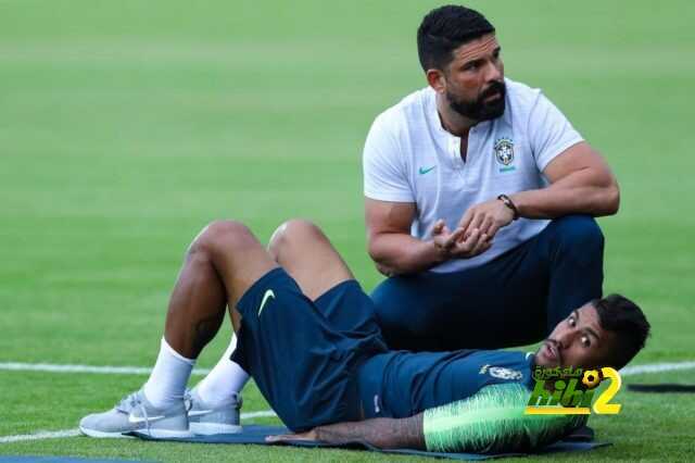 🔴 باولينهو يتدرب علي انفراد استعدادا للقاء بلجيكا
