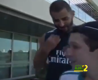 🔴 طفل يبكي فرحا من أجل مشاهدة قدوته  كريم بنزيما