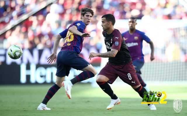 فيديو: ميلان يصعق برشلونة بهدف في اللحظات الأخيرة