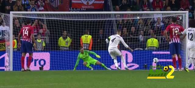 الحكم يحتسب ركلة جزاء لصالح ريال مدريد وراموس يسجلها بنجاح