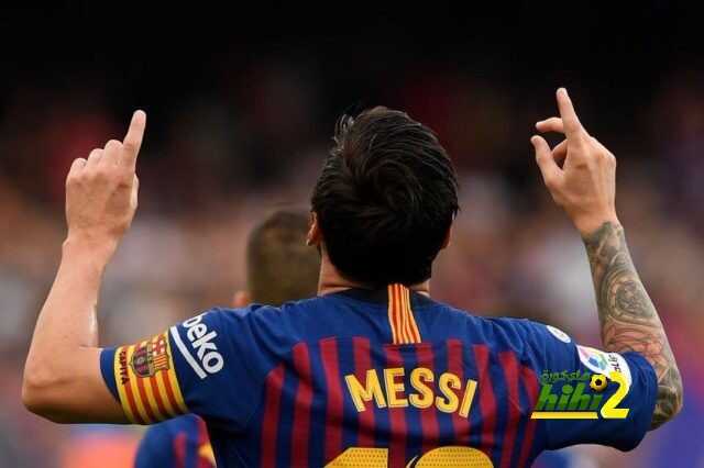 سبورت : ميسي يقود برشلونة للفوز بنتيجة تاريخية