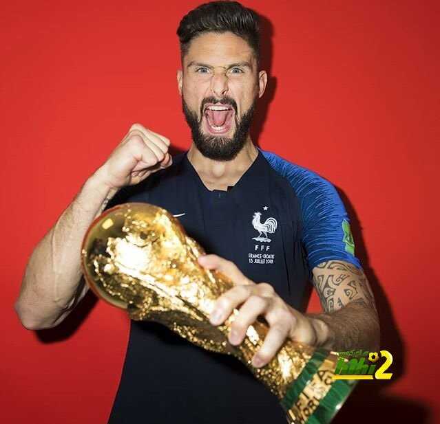 جيرو يتخطي عدد أهداف زيدان مع المنتخب الفرنسي