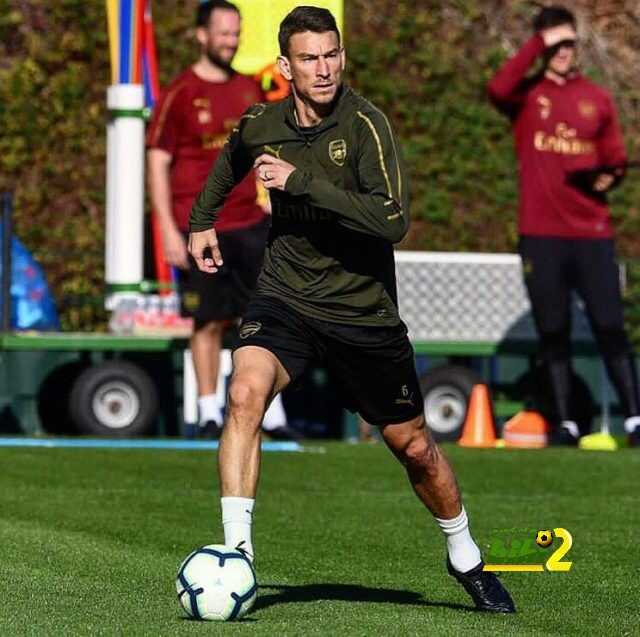 كوسيلني يحتفل بعودته لتدريبات آرسنال