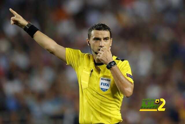 حكم مباراة برشلونة وإنتر ميلان