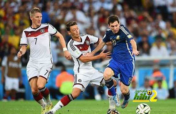 أوزيل : ميسي أفضل لاعب واجهته