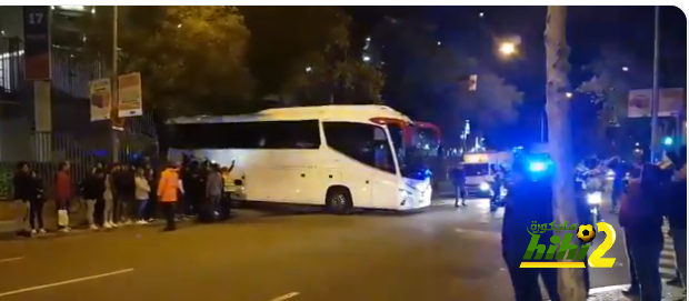 🔴 هتاف جماهير برشلونة ل لوبيتيغوي عقب الكلاسيكو